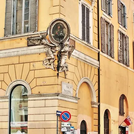 Vilka är De Hotellen I Närheten Av Colosseum?